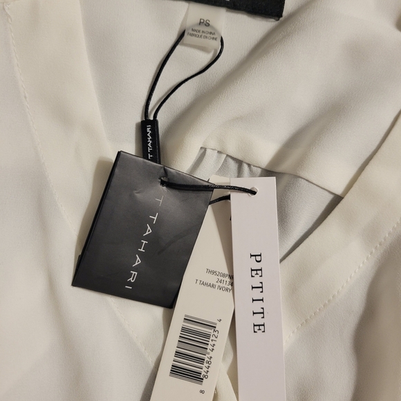 Tahari White Button-Up Blouse Timeless Demure Business Career NEW Petite Small - Picture 5 of 6